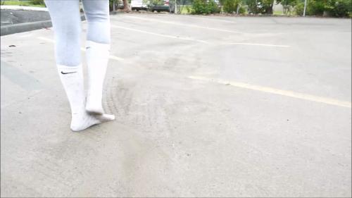 allura-dirties-nike-crew-socks_3.jpg