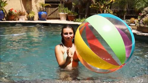 avas-beach-ballpool-fun_3.jpg